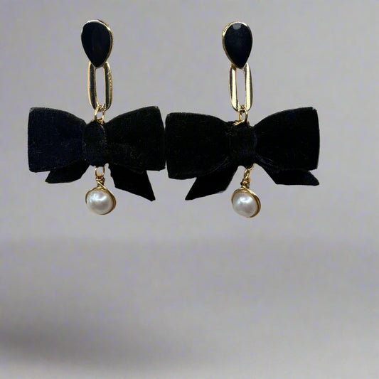 Freshwater Pearl Gold-Filled Black Velvet Earrings